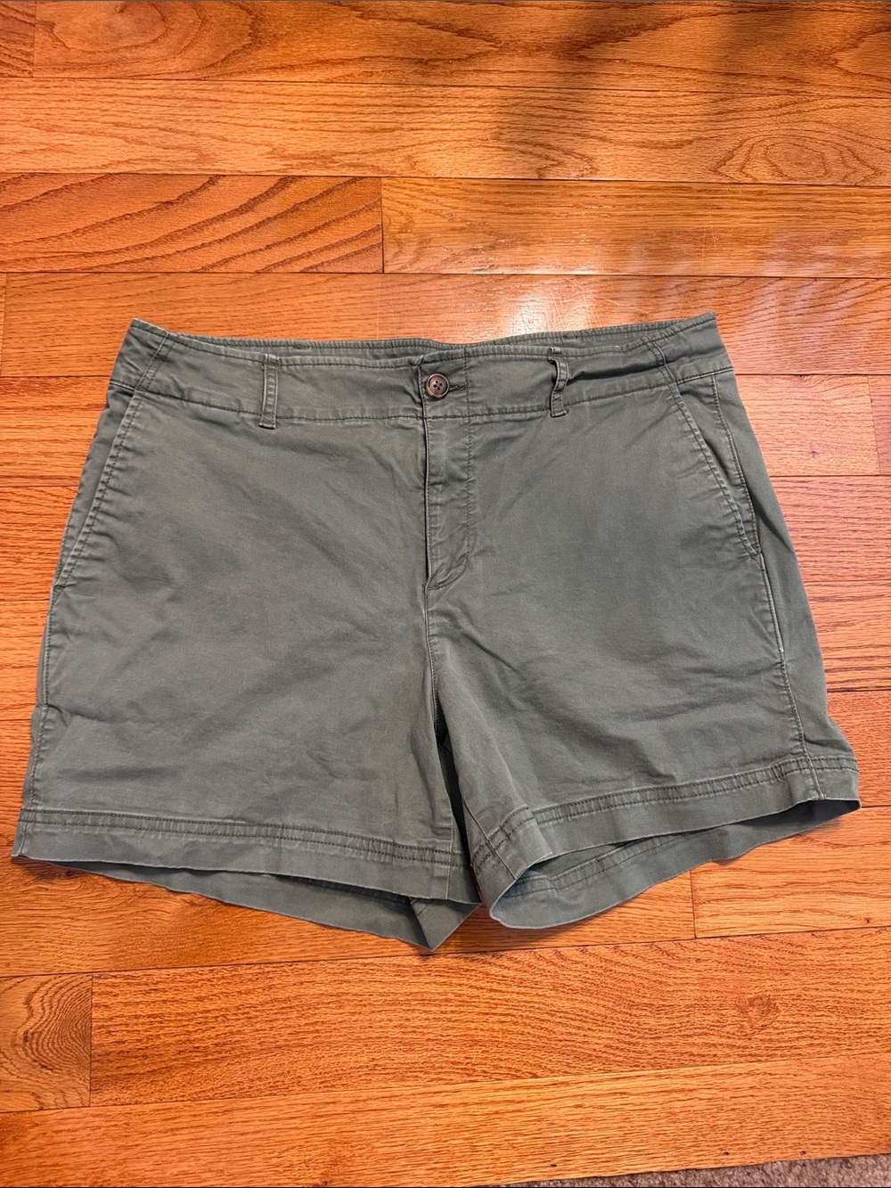 GAP Women's Size 14 Shorts - 5” short